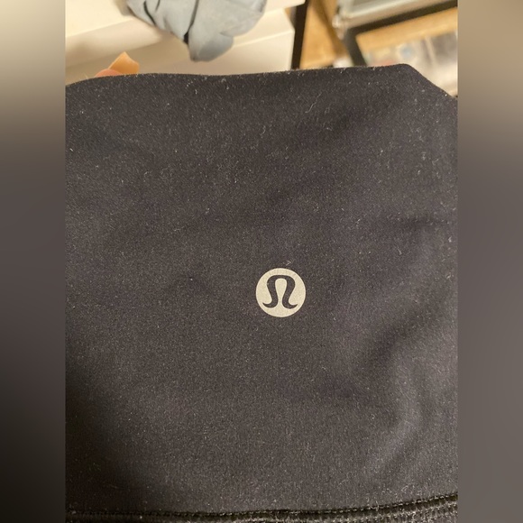 Lululemon leggings size 4 - Picture 3 of 3
